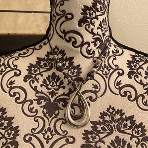 Elegant Silver Pendant Necklace